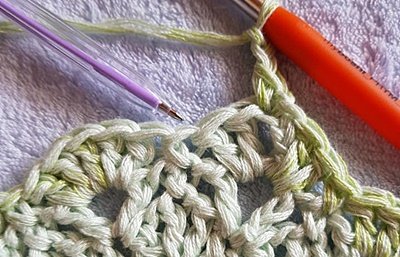 Blog-Inhaltsbild für 'Häkelanleitung runde Babydecke ++ Alisa ++'